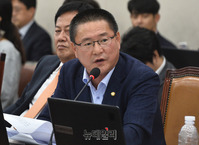 [포토] 질의하는 이헌승 한국당 의원