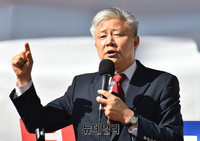 [포토] 조국장관 규탄사 하는 성창경 KBS 공영노조위원장