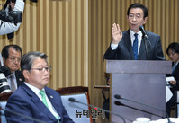 [포토] 서울시 국감, 증인선서하는 박원순