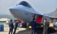 [포토] 아덱스서 공개 앞둔 차세대 한국형 전투기 'KF-X' 모형