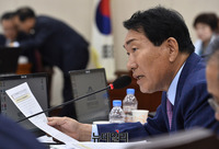 [포토] 질의하는 안상수 한국당 의원