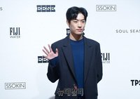 [포토] 손인사하는 타쿠야