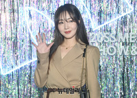 [포토] 섹시미 뽐내는 가수 옐