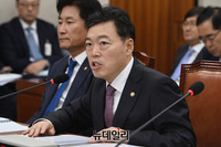 [포토] 공수처 관련 질의에 답하는 김오수 차관