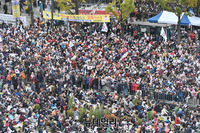[포토] 개천절-한글날 이어 '제3차 범국민 투쟁대회' 광화문광장 메운 시민들