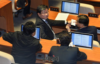 [포토] 대화나누는 '전해철-유동수-민병두-박정'