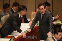 [포토] 대화 나누는 이낙연-김현수