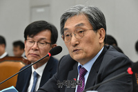 [포토] 운영위 국감 출석한 노영민 대통령 비서실장