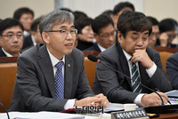 [포토] 질의에 답하는 김성수 과학기술혁신본부장