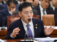 [포토] 법사위, 질의에 답하는 김오수 차관