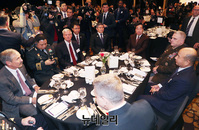 [포토] 제5회 한미동맹 만찬, 한자리 앉은 한-미 대표단