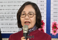 [포토] 민주당 을지로위원회 상생꽃 달기, 발언하는 권미혁