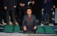 [포토] 무기한 단식투쟁 돌입한 황교안 자유한국당 대표(전문)