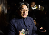 [포토] 황교안 대표 단식투쟁장 방문한 강기정 정무수석