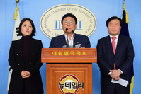 [포토] 박맹우 총선기획단장 "현역의원 50% 교체하겠다"