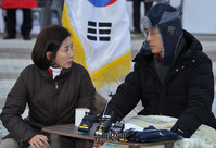 [포토] 황교안 단식농성장 찾은 나경원