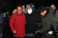 [포토] 예배 참석 후 천막으로 이동하는 황교안 대표