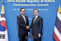 [포토] 태국총리와 양자 회담 갖는 문재인 대통령