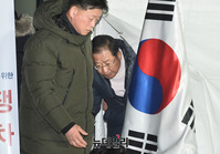 [포토] 6일째 단식중인 황교안 찾은 홍준표