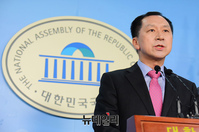 [포토] 6.13 지방선거 권력기관 개입 의혹 제기하는 김기현 전 시장 