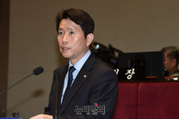 [포토] 민주당 의총, 발언하는 이인영 원내대표