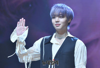 [포토] 섹시하게 컴백한 워너원 출신 박지훈