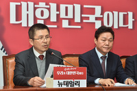 [포토] 한국당 총선기획단 회의, 발언하는 황교안