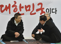 [포토] 대화하는 '황교안-김재원'