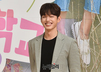 [포토] 배우 이정식, 설레는 눈 웃음