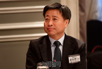 [포토] '인터넷 신문인의 밤' 참석한 윤도한 청와대 국민소통수석