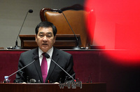 [포토] 모두발언하는 심재철 한국당 원내대표