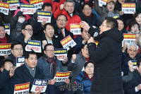 [포토] 패스트트랙 법안 날치기 규탄하는 황교안