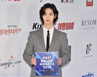 [포토] 깔끔한 비주얼 지닌 배우 장동윤