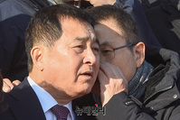 [포토] 귀엣말하는 '황교안-심재철'