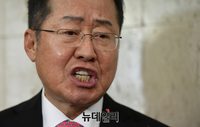 [영상] 한국당 지도부 비판한 홍준표 "당 독식하려 하면 안돼"