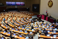 [포토] 선거법 개정안 본회의 상정, 필리버스터 첫주자로 나선 주호영 의원