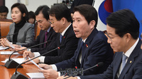[포토] 민주당 연석회의, 발언하는 이인영