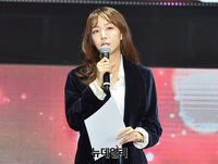 [포토] 양준일 팬미팅 진행 맡은 작사가 김이나