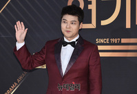[포토] 전현무 "KBS 연기대상, MC 맡았어요"