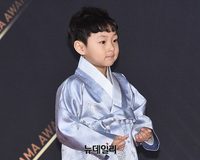 [포토] 아역배우 김지훈 "새해 복 많이 받으세요"