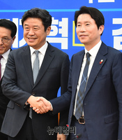 [포토] 민주당 찾은 유의동 새로운보수당 원내대표