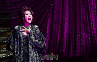 [포토] '웃는 남자' 신영숙, 치명적인 조시아나 공작