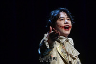 [포토] '웃는 남자' 노래하는 규현