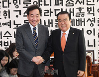 [포토] 문희상 의장 예방한 이낙연 전 총리