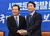 [포토] 이인영 원내대표 예방한 정세균 신임 총리
