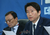 [포토] 확대간부 회의, 발언하는 이인영 원내대표