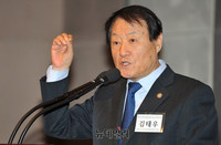 [포토] '핵무장 자유동맹의 필요성' 주제발표하는 김태우