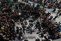 [포토] 수많은 인파 몰린 안철수 귀국장