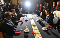 [포토] 황교안 한국당대표, 전직 대표들과 오찬회동
