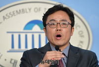 [포토] 1호공약 발표하는 김원성 전진당 전략기획위원장